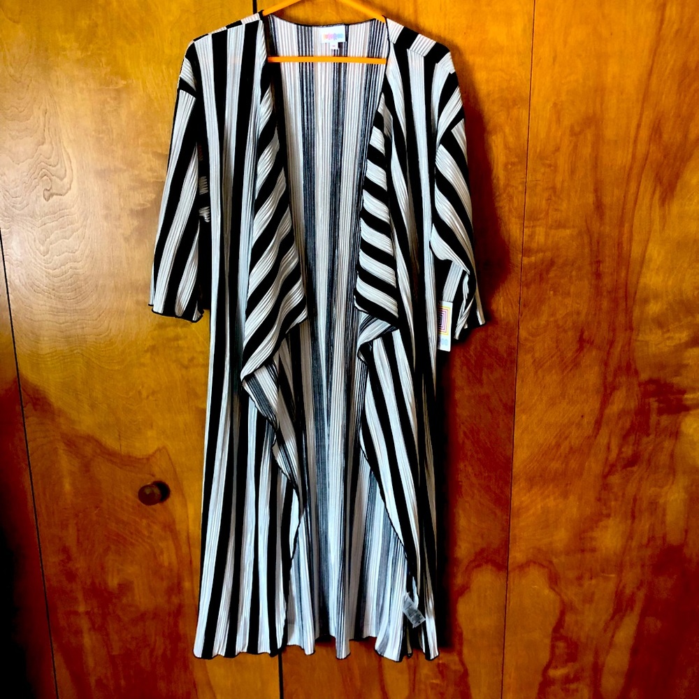 LuLaRoe Shirley NWT